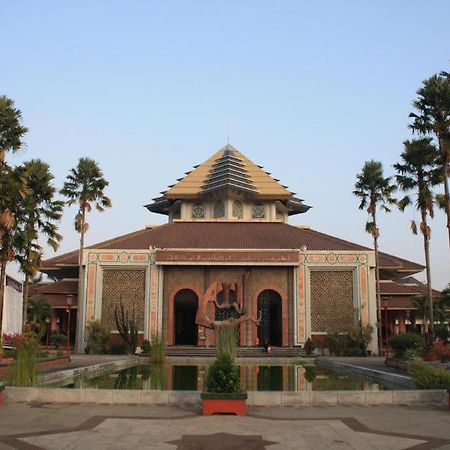 The Atrium Hotel & Resort Yogyakarta Melati Exterior foto